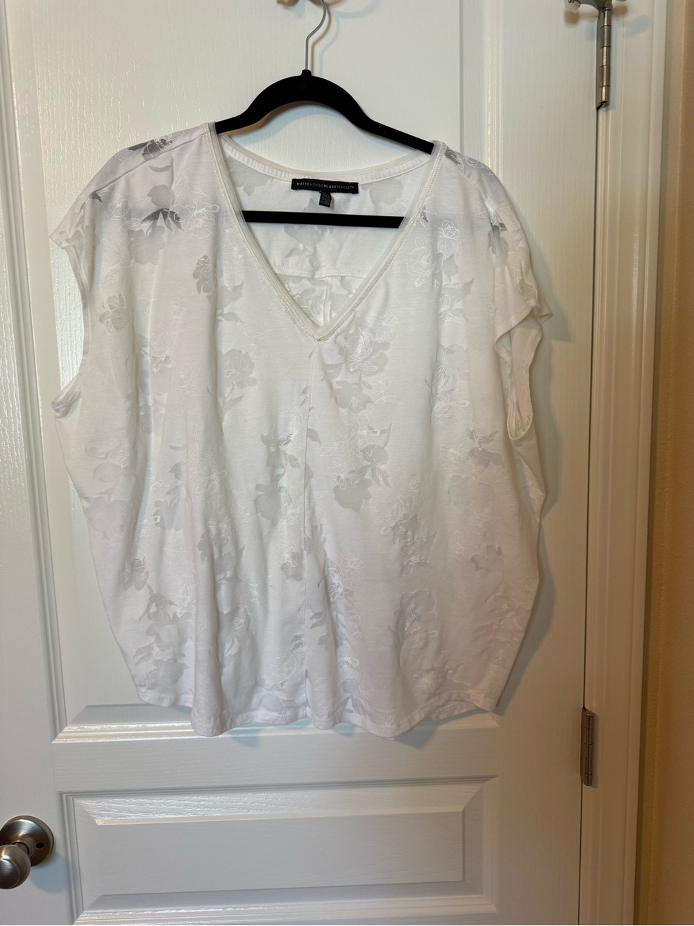 White House Black Market White V-Neck Floral Jacquard Top